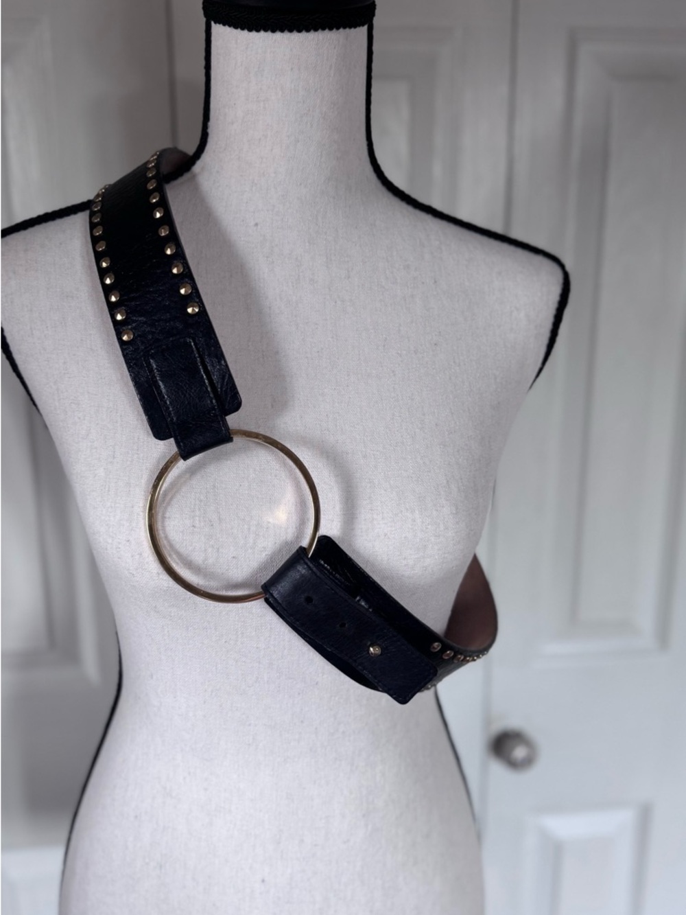 Streets Ahead Gold Ring Black Leather  Belt - Picture 2 of 9